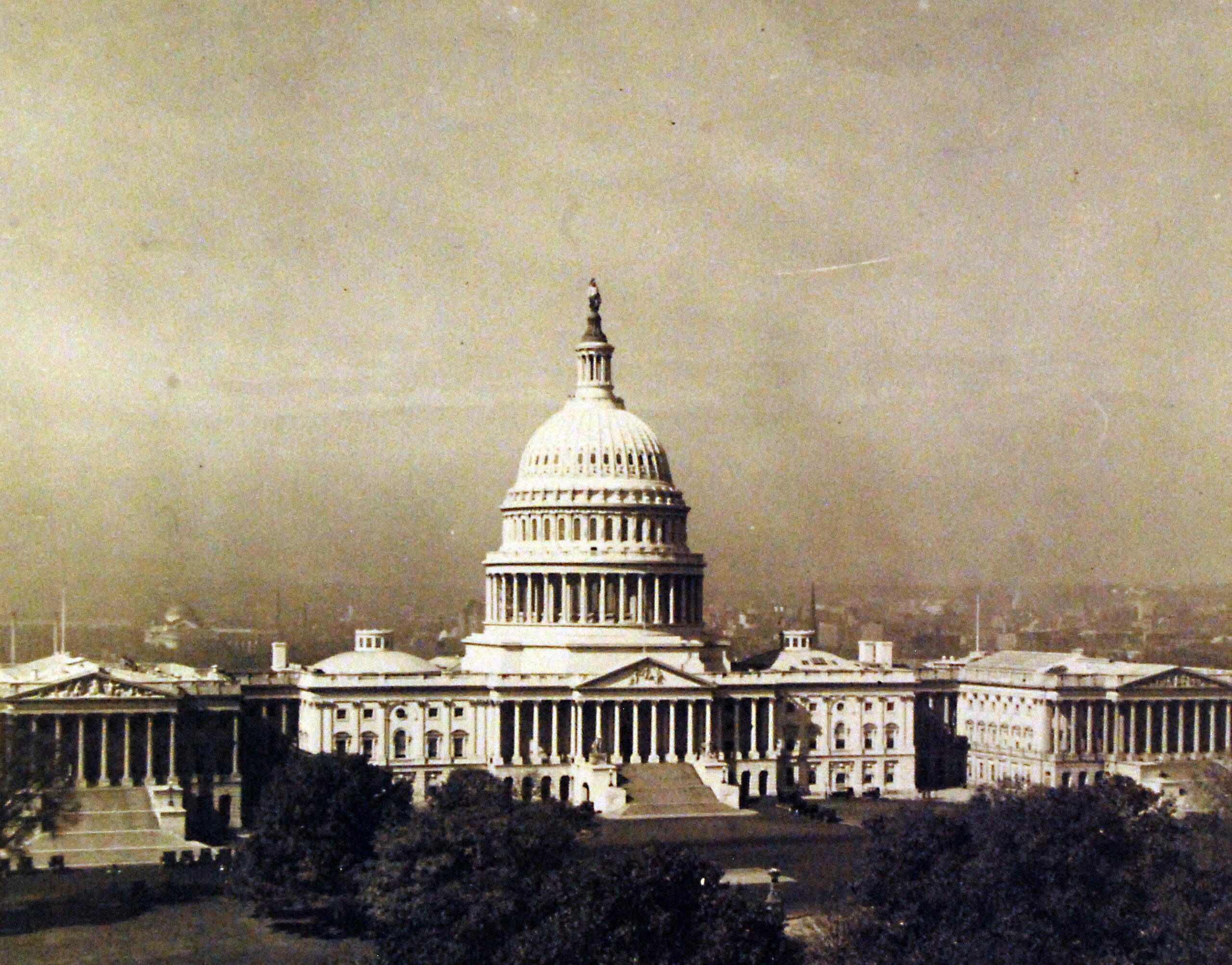 til-skogrand-80-G-1025323-United-States-Capitol-Washington-D.C.-1926.-U.S.-Navy-photograph-now-in-the-collections-of-the-National-Archives.-2017.02.28..